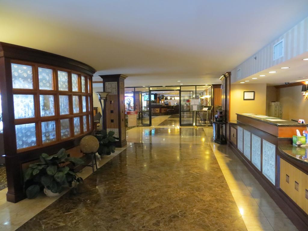 Gateway Hotel Dallas Park Central Exteriör bild