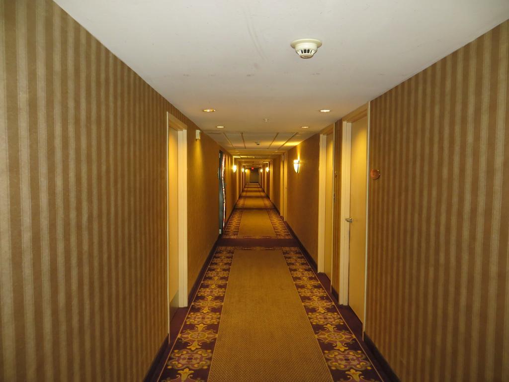 Gateway Hotel Dallas Park Central Exteriör bild
