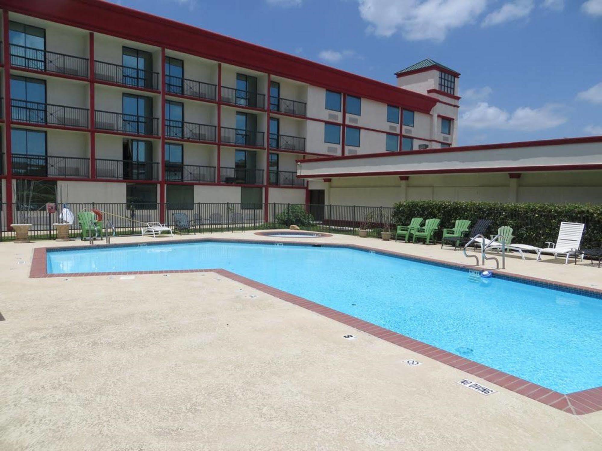 Gateway Hotel Dallas Park Central Exteriör bild