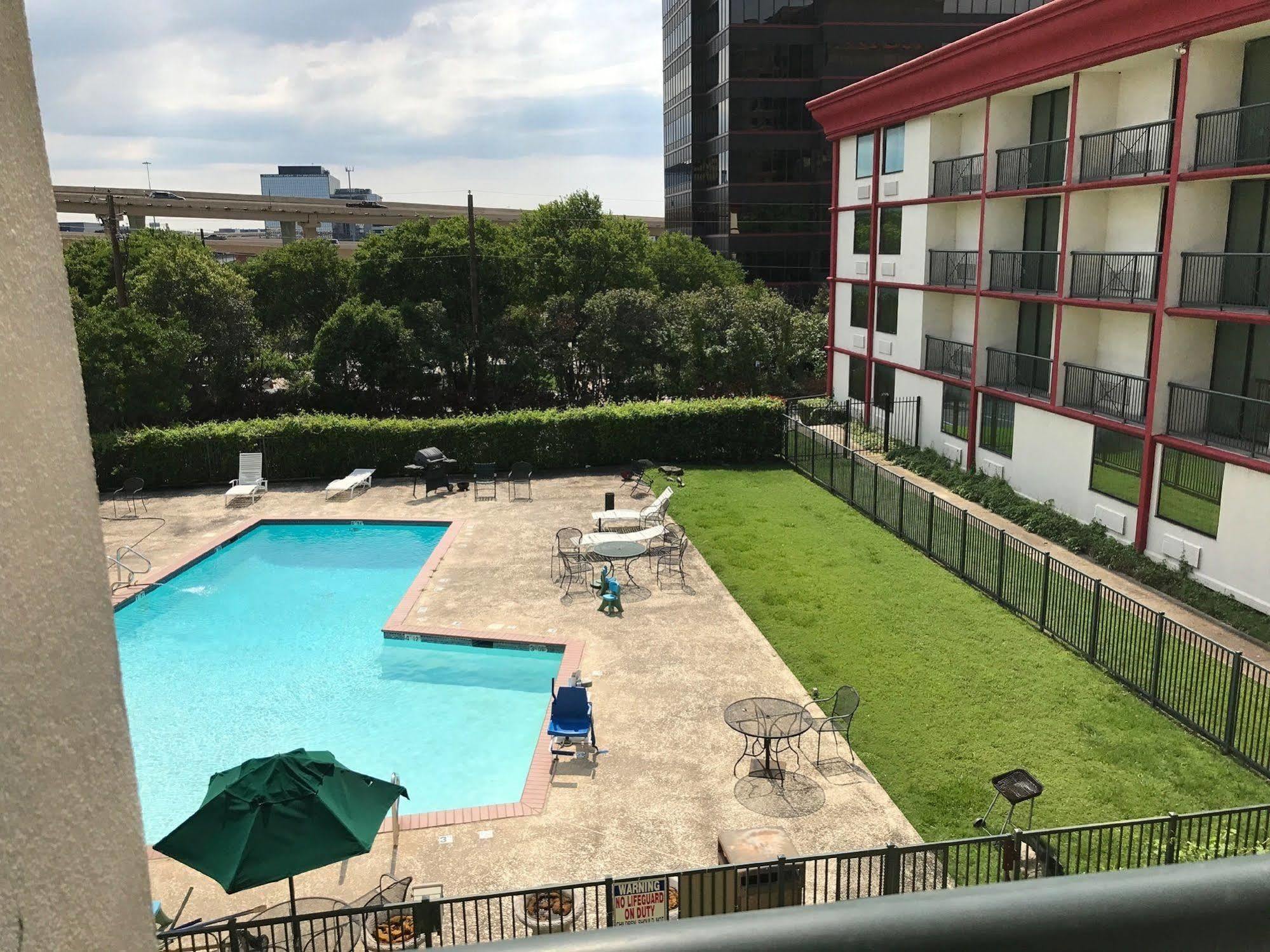 Gateway Hotel Dallas Park Central Exteriör bild