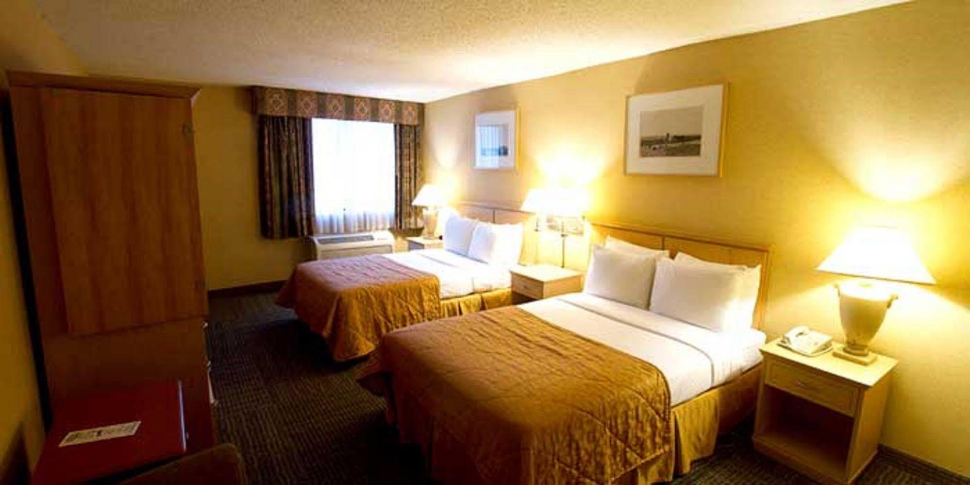 Gateway Hotel Dallas Park Central Exteriör bild